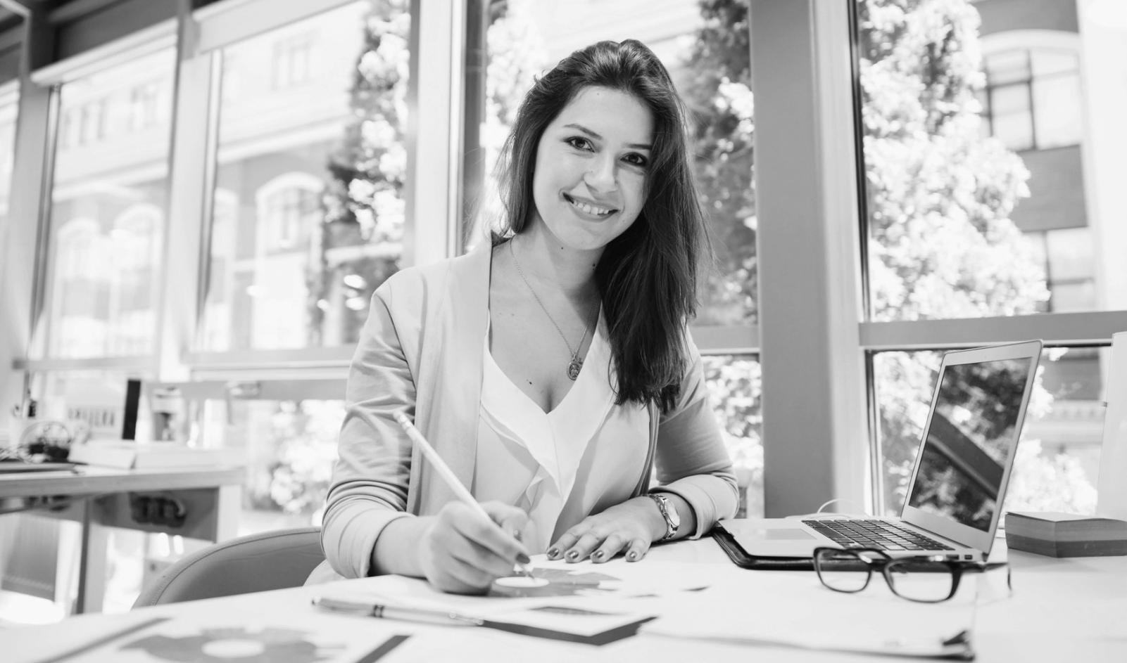 Students analyzing real SEO metrics and trends